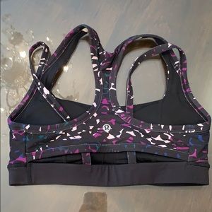 Lululemon sports bra size 4